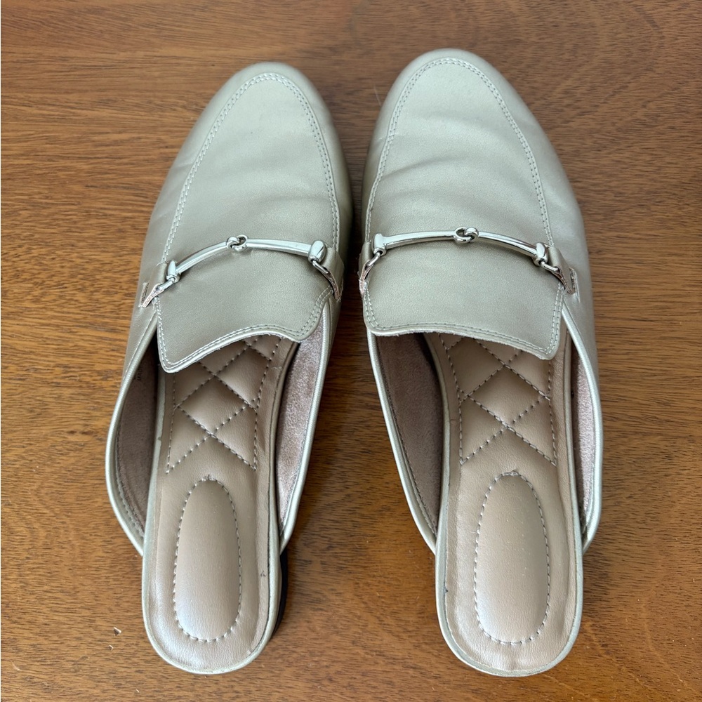 Women's Rachel Zoe Champagne Gold Slip-On Loafer Mules with Almond Toe Size 7